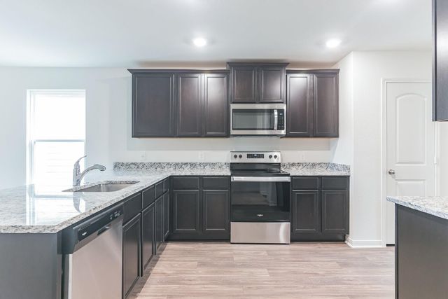 112 Allington CIR, Jarrell, TX 76537