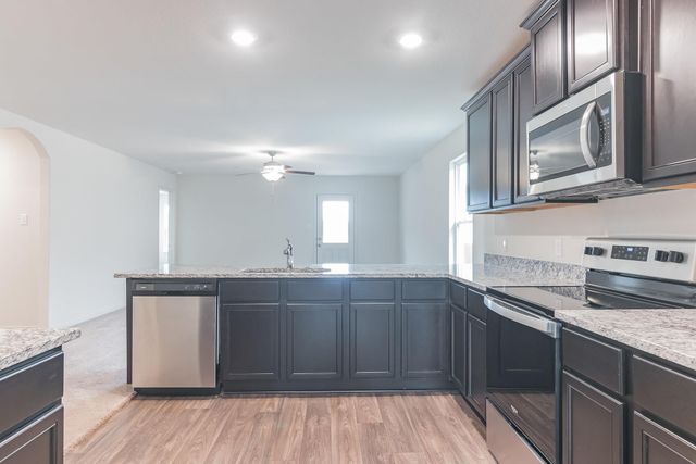 112 Allington CIR, Jarrell, TX 76537