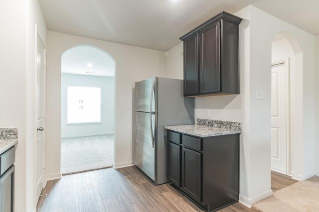 112 Allington CIR, Jarrell, TX 76537