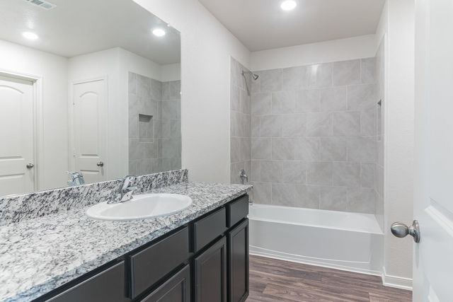 112 Allington CIR, Jarrell, TX 76537