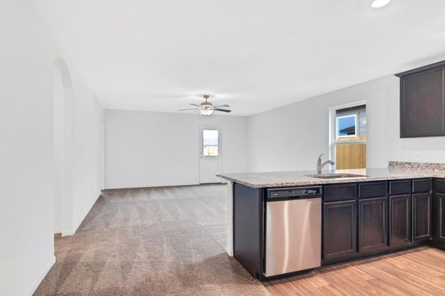 112 Allington CIR, Jarrell, TX 76537