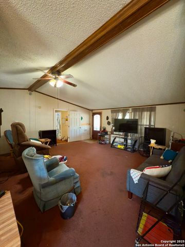 138 Oak Valley, La Vernia, TX 78121