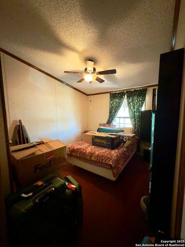 138 Oak Valley, La Vernia, TX 78121