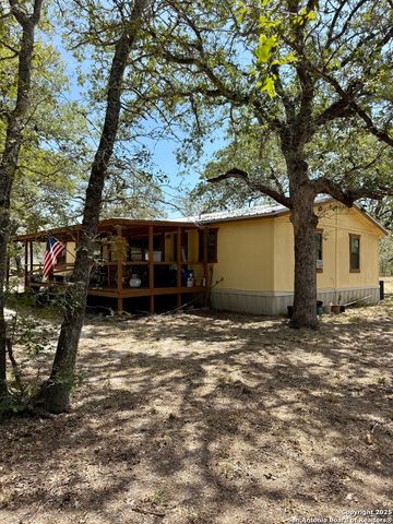 138 Oak Valley, La Vernia, TX 78121