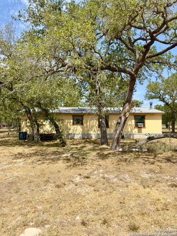 138 Oak Valley, La Vernia, TX 78121