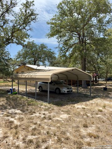 138 Oak Valley, La Vernia, TX 78121