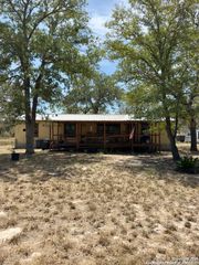 138 Oak Valley, La Vernia, TX 78121