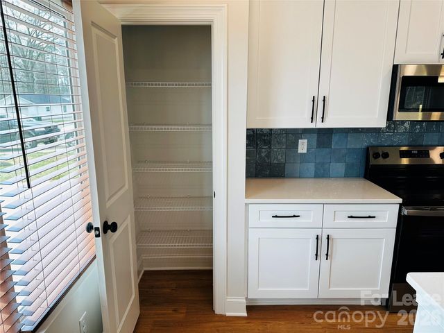 525 N Linwood Avenue, Charlotte, NC 28216