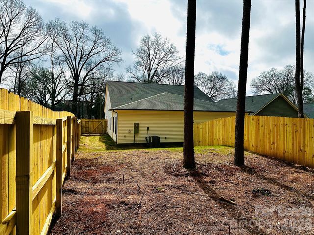 525 N Linwood Avenue, Charlotte, NC 28216