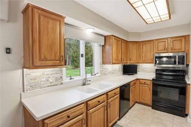 613 Bending Bough, Webster, NY 14580
