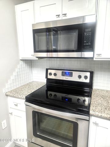 96 White Street D, Eatontown, NJ 07724