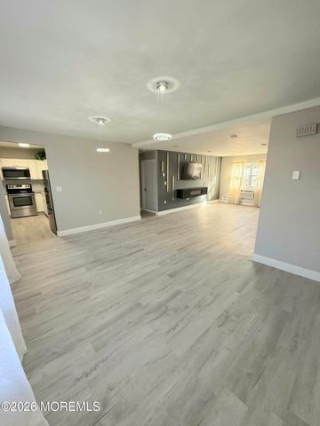 96 White Street D, Eatontown, NJ 07724