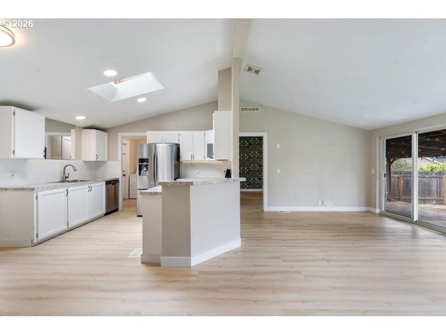 577 Se DANCE Dr, Estacada, OR 97023