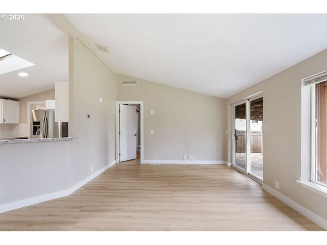 577 Se DANCE Dr, Estacada, OR 97023