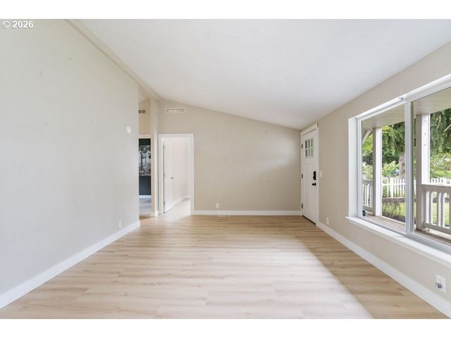 577 Se DANCE Dr, Estacada, OR 97023