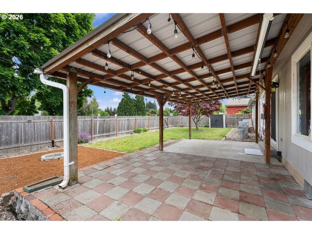 577 Se DANCE Dr, Estacada, OR 97023