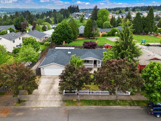 577 Se DANCE Dr, Estacada, OR 97023