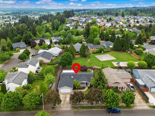 577 Se DANCE Dr, Estacada, OR 97023