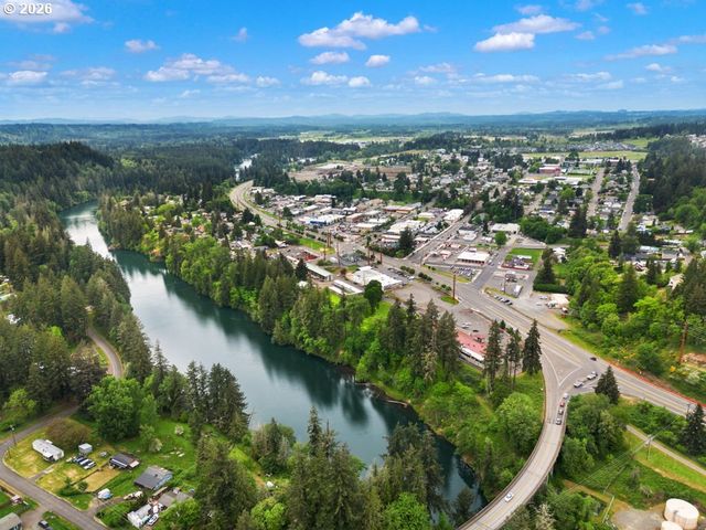 577 Se DANCE Dr, Estacada, OR 97023