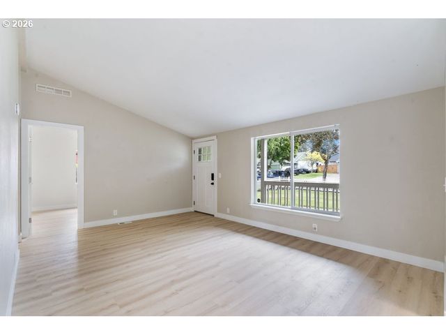 577 Se DANCE Dr, Estacada, OR 97023