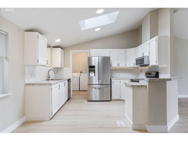 577 Se DANCE Dr, Estacada, OR 97023