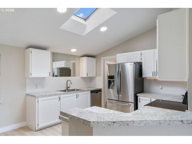 577 Se DANCE Dr, Estacada, OR 97023