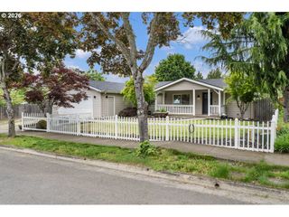 577 Se DANCE Dr, Estacada, OR 97023