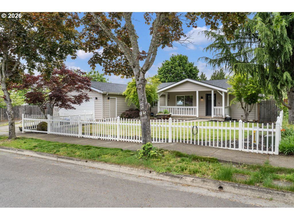 577 Se DANCE Dr, Estacada, OR 97023