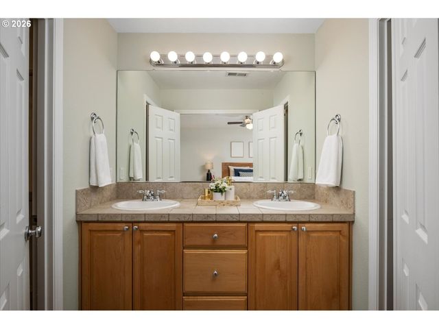 2283 Nw OAK KNOLL Pl, Beaverton, OR 97006