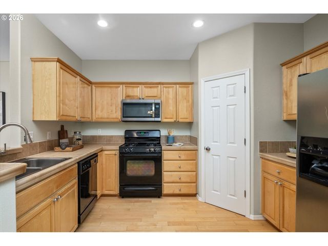 2283 Nw OAK KNOLL Pl, Beaverton, OR 97006