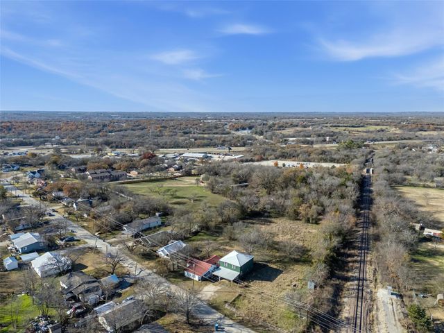 604 S Spears Street, Alvarado, TX 76009