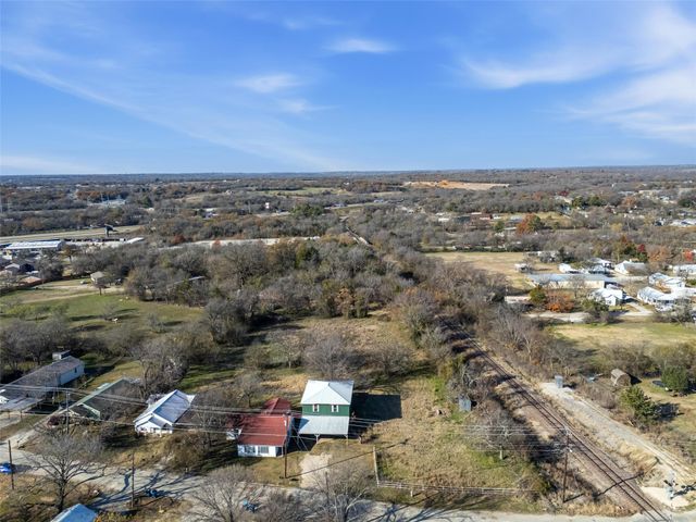 604 S Spears Street, Alvarado, TX 76009