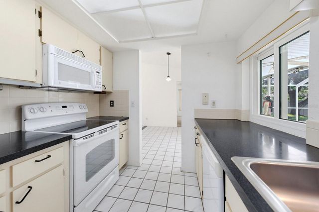 1301 LILY COURT, Tarpon Springs, FL 34689