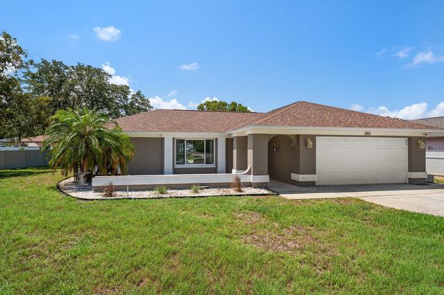 1301 LILY COURT, Tarpon Springs, FL 34689