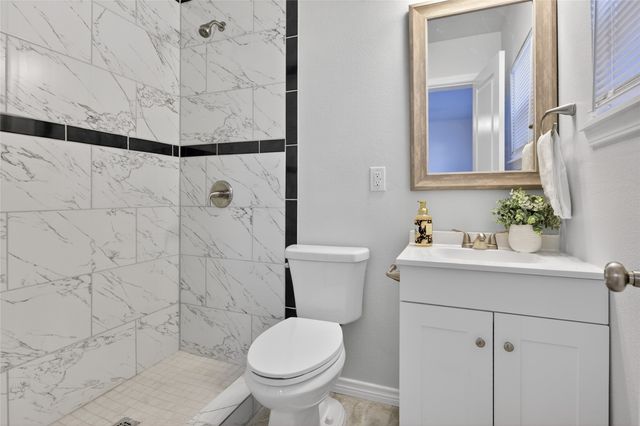 2716 S Jones Street, Fort Worth, TX 76104