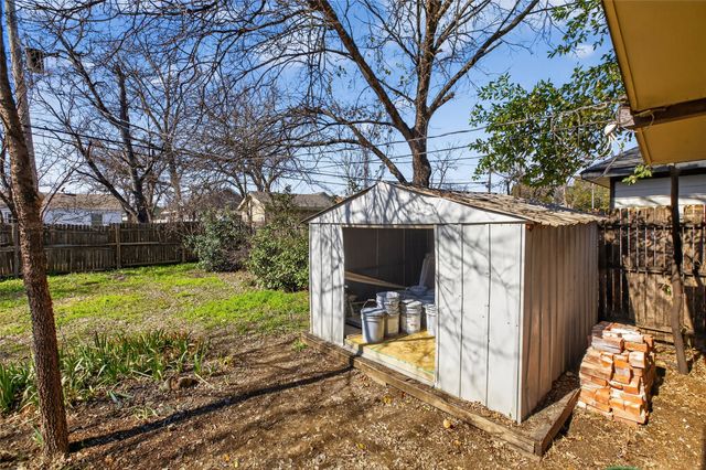 2716 S Jones Street, Fort Worth, TX 76104