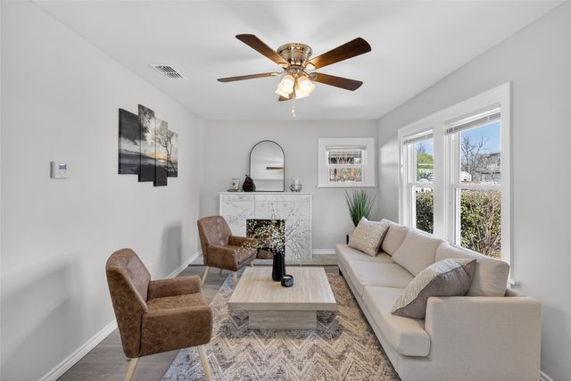 2716 S Jones Street, Fort Worth, TX 76104