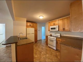 8 Birchwood Avenue, Nanuet, NY 10954
