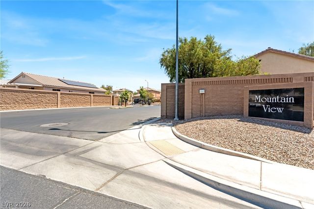 3747 Squirrel Street, Las Vegas, NV 89122