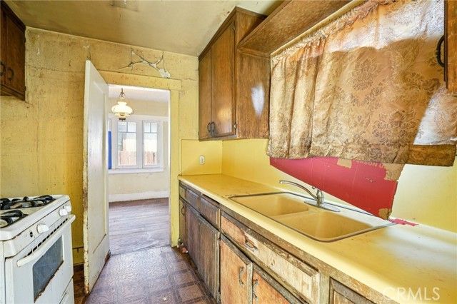 1334 E 9th Street, Long Beach, CA 90813