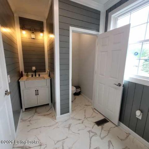 1301 Strader Ave, Louisville, KY 40215