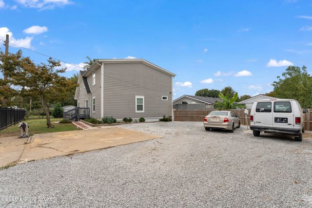 1301 Strader Ave, Louisville, KY 40215