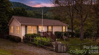 220 Powderhorn Drive, Waynesville, NC 28786