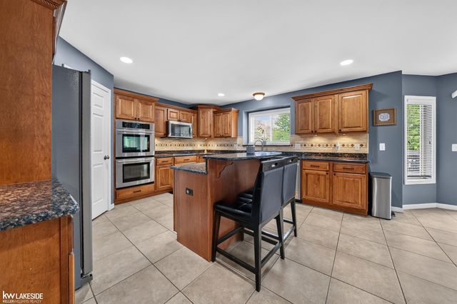 55582 Caesars Drive, Shelby Twp, MI 48315