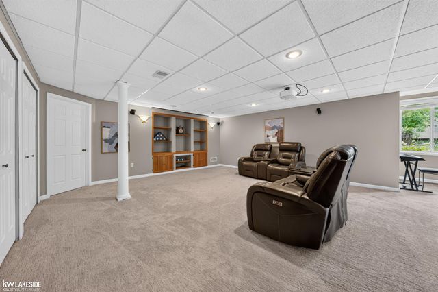 55582 Caesars Drive, Shelby Twp, MI 48315