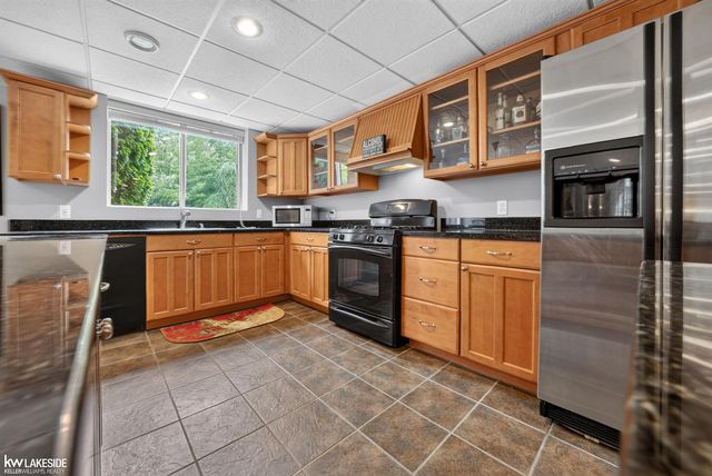 55582 Caesars Drive, Shelby Twp, MI 48315