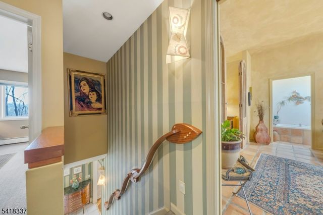 17 Sycamore Dr, Woodcliff Lake Boro, NJ 07677