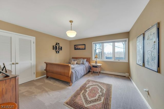 17 Sycamore Dr, Woodcliff Lake Boro, NJ 07677