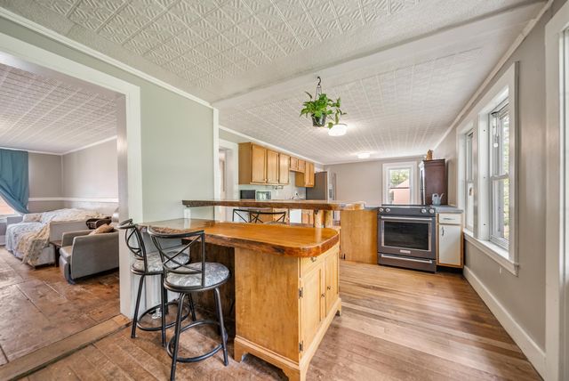 32 Union Street, Hillsborough, NH 03244