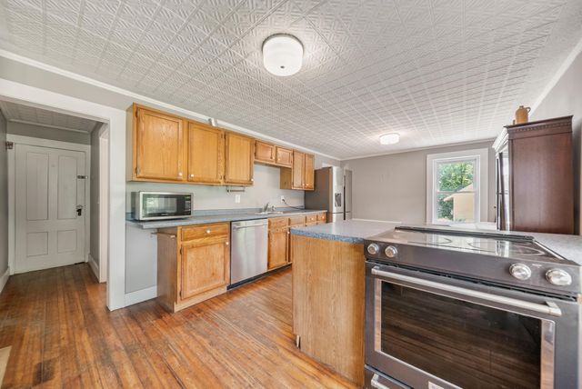 32 Union Street, Hillsborough, NH 03244